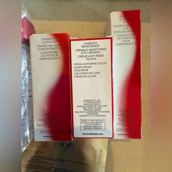 NEW Shiseido Vital Perfection Lifting & Firming Gift Set - Picture 6 of 15